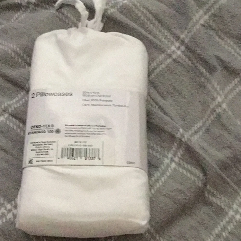 2 Microfiber Solid Pillowcase Sets of 2 - Room Essentials Wrinkle Free King